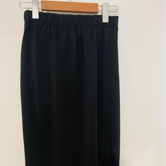 Workhall (Okakie) Black Skirt - Picture 4 of 4